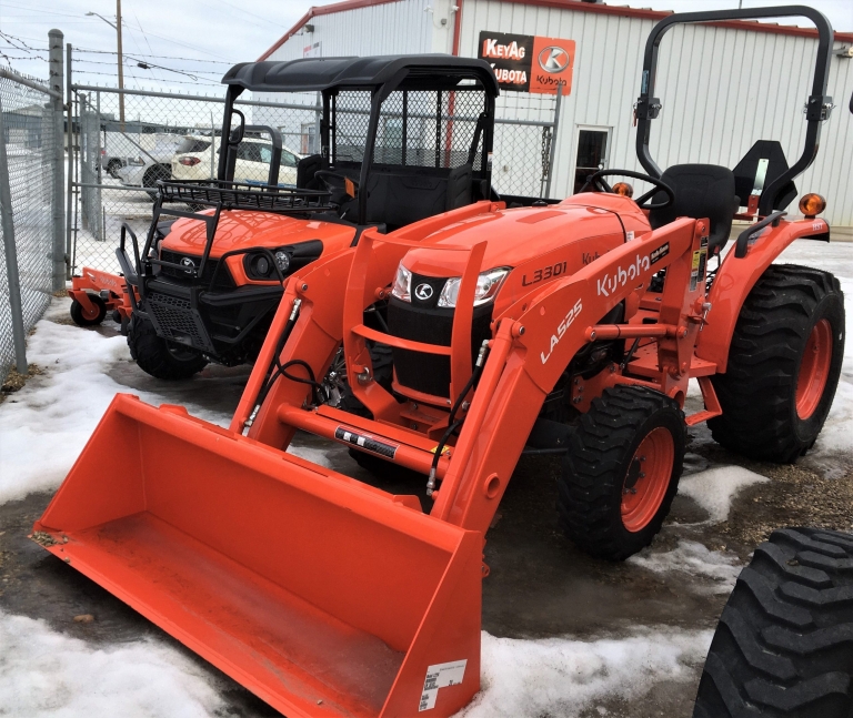 Kubota L3301 Tractor with L525 loader — sold Cline Agro